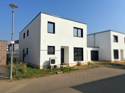 Modernes Einfamilienhaus mit großem Gestaltungspotenzial in bester Lage von Wassenberg