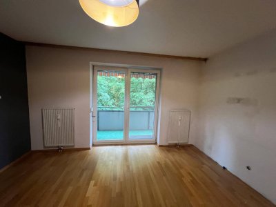 Ruhige 3 Zimmer Wohnung mit Balkon und Einbauküche 1. Monat gratis!