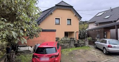 Zweifamilienhaus mit Pkw-Stellplätzen in Mettendorf