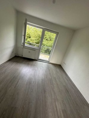Nachmieter gesucht: Frisch renovierte 3-Zimmer-Wohnung mit großem Balkon in Essen-Katernberg (45327)