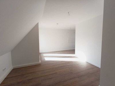 Hochwertig sanierte 2-Raum-Wohnungen im Dachgeschoss