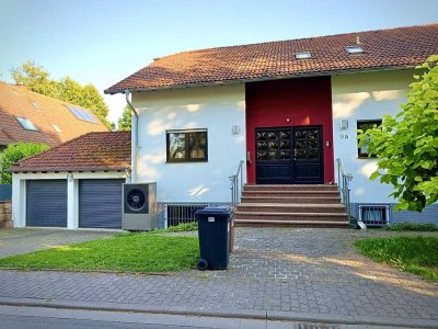 Modernisiertes Haus mit neun Zimmern in Bischheim