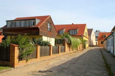 Dreifamilienhaus in Außenlage