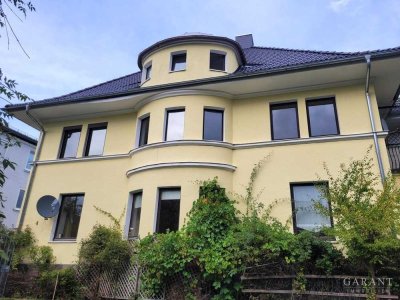 Große Villa - für alle die einen besonderen Charme suchen!