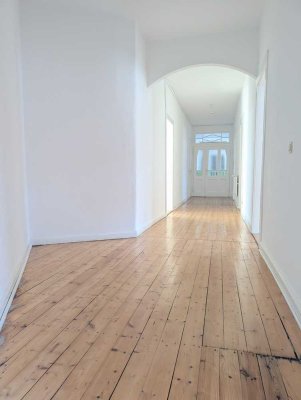 4-Zimmer Altbauwohnung mit EBK
