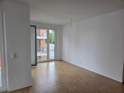 Erstbezug: schöne, helle 3-Zimmer-Wohnung mit EBK, Balkon und Aufzug