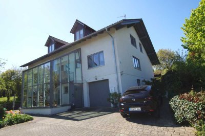 Großzügiges Einfamilienhaus mit Wintergarten und idyllischem Ausblick