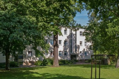 Exklusiv modernisiert: Stilvolle 3-Zimmer-Wohnung mit Balkon im Grünen