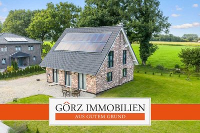 Modernes KfW-40+ Familienhaus mit Smart-Home und PV – Ruhe & Natur am Biotop