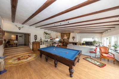 Große Erdgeschosswohnung mit Terrasse, Garten u. Kamin / bezugsfrei ab 01.03.2026