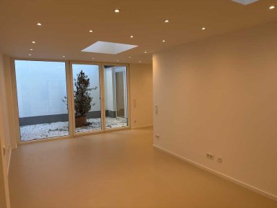 Exklusive Designerwohnung mit Atrium in Bestlage der Kölner Altstadt, direkt am Rhein!