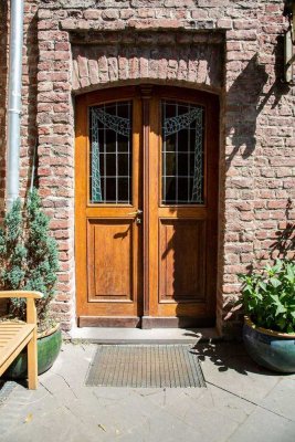 Stilvolle, sanierte und denkmalgeschützte Altbauwohnung im Herzen der Kölner Südstadt