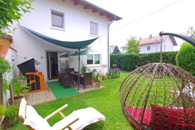 | Eine sonnige Familienoase! |

Attraktive Doppelhaushälfte mit schönem Garten