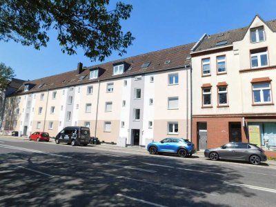 Einzugsbereit neu renoviert mit Balkon, schöne 2-Zimmer-Wohnung!
