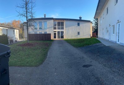 moderne Wohnung mitten im Grünen mit Terasse