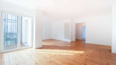 Historischer Charme & modernes Wohnen – Altbautraum mit Balkon in Spandau