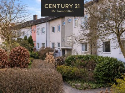 Exklusives Reihenmittelhaus mit grünem Garten – stilvolles Wohnen in Berlin
