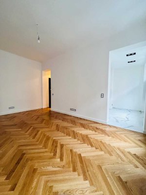Bezugsfreie Altbauwohnung im Samariterkiez – Ruhig & voller Charme!