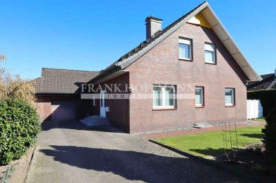 Einfamilienhaus mit Einliegerwohnung, Vollkeller und Garage in Bimöhlen