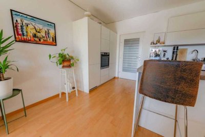 Geschmackvolle, gepflegte 2,5-Raum-Wohnung mit Balkon und Einbauküche in Markgröningen