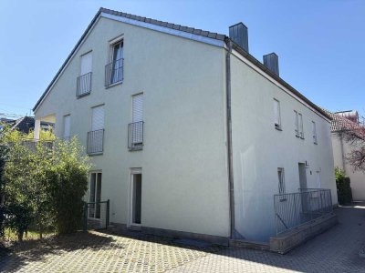 Charmante 3-Zimmer-Wohnung mit eigenem Garten, TG- und Außenstellplatz