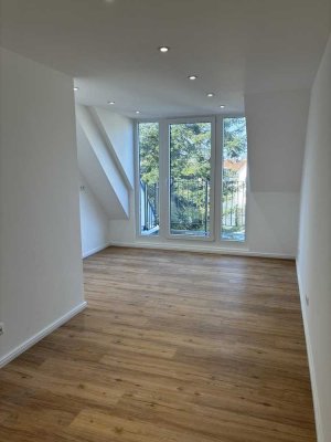 Erstbezug Dachgeschoss-Juwel mit Balkon & Fußbodenheizung & Spots
