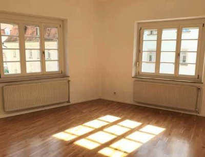 Wunderschöne - WG - Zimmer in bester Altstadtlage – 10 Min. zur FH. Perfekt für eine ruhige,