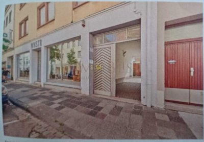 Neuwertige Innenstadtwohnung in 2. Reihe mit großzügiger Terrasse