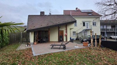 Modernes Einfamilienhaus mit Garten, Terrassen und Garage in schöner Lage von Efringen-Kirchen