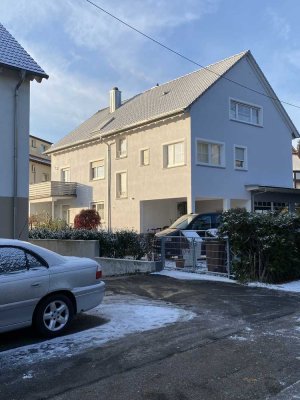 Neuwertiges 5 Familienhaus mit Ladenlokal