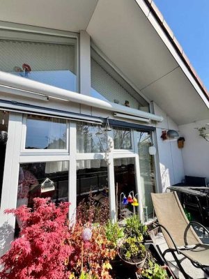 Schicke helle DG-Wohnung auf 2 Ebenen mit Dachterrasse
