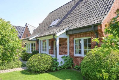 Einfamilienhaus auf wunderschönem Grundstück in Dorf