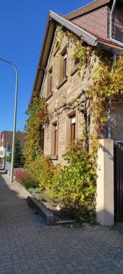 Schönes 3,5-Zimmer-Einfamilienhaus mit geh. Innenausstattung und EBK