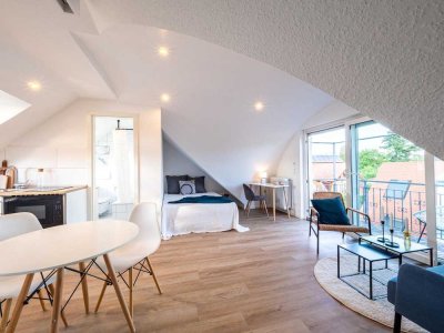 Helles Studio mit Balkon, vollmöbliert