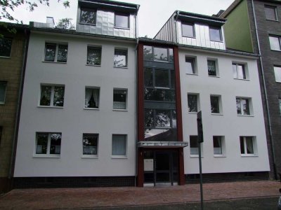 Moderne, komplett sanierte 2 Zimmer Wohnung im DG mit Balkon  u. Einbauk. in Duisburg Wanheimerort