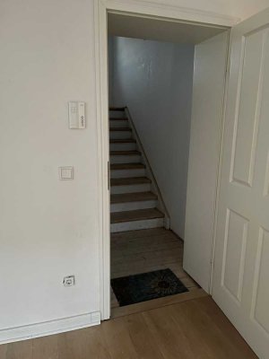 Möblierte 2-Zimmer-Erdgeschoss-Wohnung in Düsseldorf-Volmerswerth (3 km zur Universität)