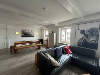 KOMFORTABLE ETAGENWOHNUNG IM ZENTRUM MIT PLATZRESERVEN UND DACHTERRASSE