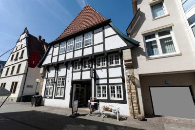 Galerie-Altbauwohnung mit Charme in Osnabrücker Altstadt