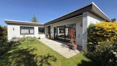 RESERVIERT! Attraktiver Flachdach-Bungalow in Neuengroden