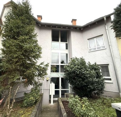 Großzügiges Wohnerlebnis in Landau: 2-Zimmer-Wohnung mit Südbalkon und eigenem Stellplatz