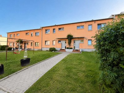 �️ Steueroptimiert investieren: 2 Reihenhäuser (4 WE) in historischer May-Siedlung (leerstehend)