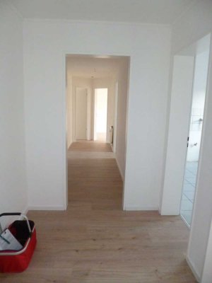 RESERVIERT - Frisch renovierte 3,5 Raumwohnung mit Balkon + Wohnberechtigungsschein