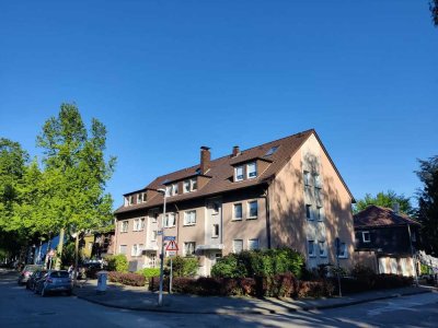 Zwei Schöne, neuwertig kernsanierte 3-Zimmer-Wohnungen mit geh. Innenausstattung und Balkon