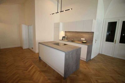 Exklusive, gepflegte 1,5-Zimmer-Wohnung mit Balkon und Einbauküche in Saarbrücken
