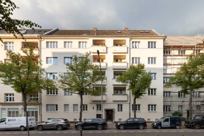 Helle, sanierte 3,5-Zimmer-Altbauwohnung (optionale 4 Zimmer) mit flexiblem Grundriss im Westend