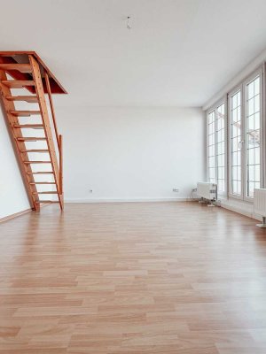 Helle Maisonette Wohnung , NEU SANIERT - mit tollem Ausblick