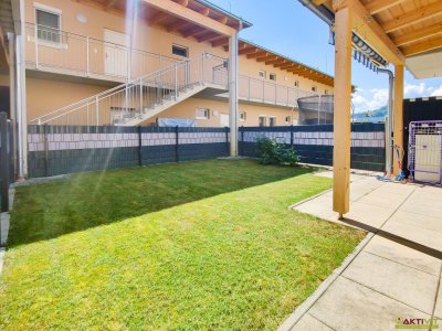 Neuwertige Garten-Wohnung auf zwei Ebenen mit moderner Ausstattung und 2 KFZ-Stellplätzen.