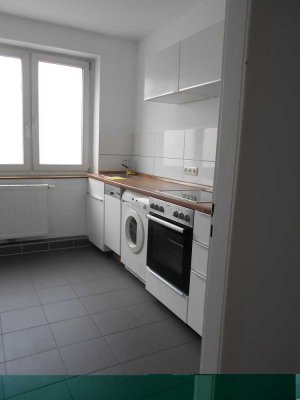 Helle 2-Zimmer-Wohnung mit Einbauküche in Düsseldorf