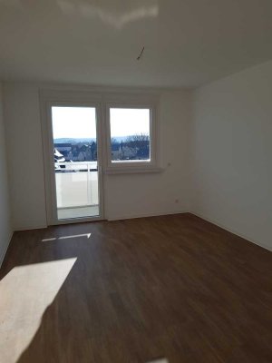 Seniorengerechte und barrierearme 2-Raum-Wohnung mit Aufzug und Balkon