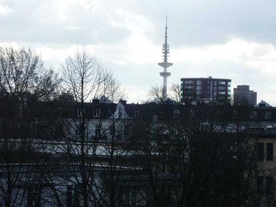 exkl. DG-Wohnung mit Kamin und Blick über den Dächern von Eppendorf